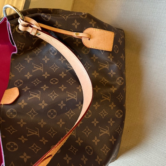 LV Authentic Graceful MM hobo style like new with matching wallet. - Picture 4 of 10